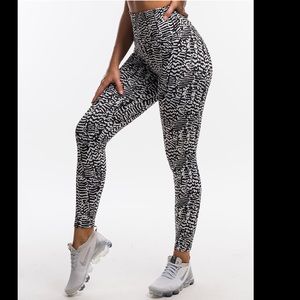 High Waist Scrunch Butt Leggings